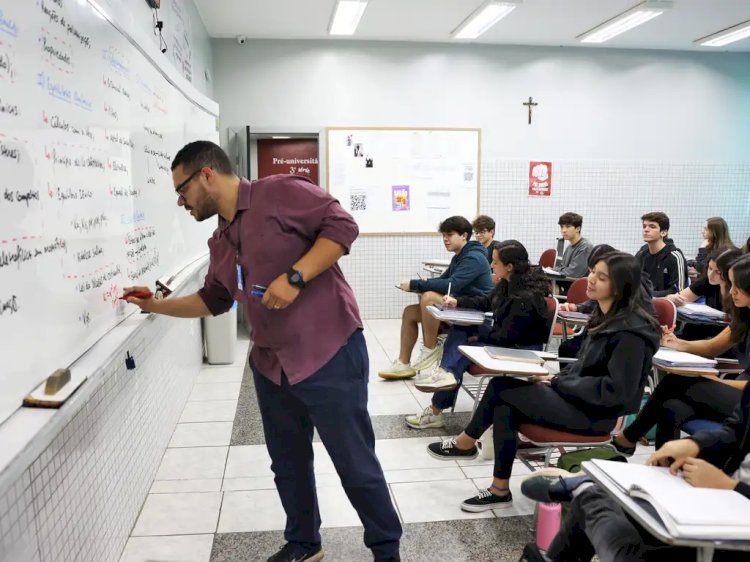 Educação no Brasil em 2025: Novas Medidas Transformam o Ensino e Valorizam Professores