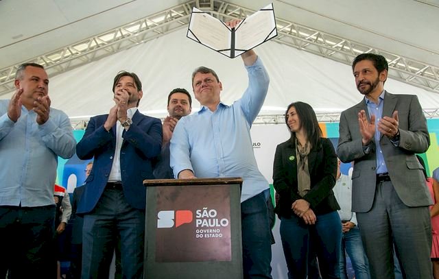 Brasil 2025: Entre Avanços Verdes e Desafios Climáticos – A Hora da Virada Sustentável Chegou?